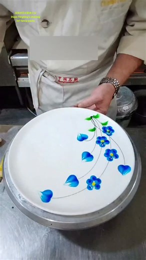 Duan Tingtings sharing of fancy pasta on Instagram: "Masterful Original Tutorial Video on Jam Painting on Plates#Magnetic All-in-One Project#Painting"