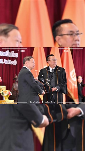ท่านอัยการสูงสุด เป็นประธานในพิธีมอบเสื้อครุยข้าราชการอัยการให้กับผู้บริหารระดับสูงและอัยการจังหวัด รุ่นที่ 49 ปัจจุบันมีอัยการทั้งหมด 68 รุ่นแล้ว (69 พึ่งสอบเสร็จกันไป) #อัยการ #สํานักงานอัยการสูงสุด #กฎหมาย #นิติศาสตร์