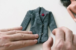 なぜマルタン・マルジェラは革命児だったのか？映画と紐解くメゾンの歴史と「匿名性」の哲学