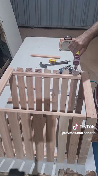 Vaso Cachepô: Produzindo com Madeira Reciclada