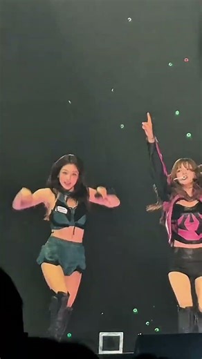 A joyful “DTNA” fancam lighting up Orlando #thisisfor #twice #kpop #concert