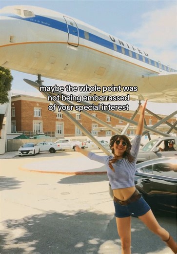 Airplanes Enthusiast's Guide to the Airbus A380