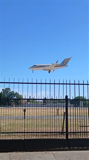 Bombardier Challenger 604 De Cielos De America LV-KAG