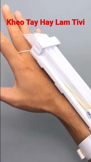 Wolverine claws with paper #shorts