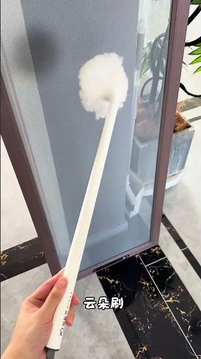 Easy DIY Screen & Window Cleaner: Warm Water, Vinegar, Dish Soap