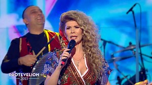 772K views · 30K reactions | Diana Matei și Taraful Cleante au încins atmosfera la Protevelion cu piesa „Am atins cerul cu mâna” | PRO TV | Facebook