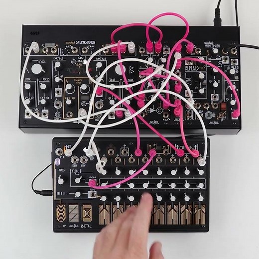 Using the 0-CTRL to combine manual and sequential control voltages!