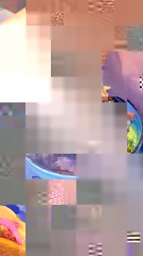 95K views · 2K reactions | ¡LA BANDEJA PAISA MÁS GRANDE DE COLOMBIA! ⁣⁣Sí es que acaso esta no es la bandeja paisa más grande del mundo, porque lleva un chicharrón gigante, doña morcilla, una buena cantidad de frijoles, chorizo, carnita despechada y con decirles que hasta lleva dos arepas bien Paisas rellenas ⁣⁣¿Con quién se la comerían? ⁣⁣@sazonpaisa ⁣ $78.900⁣Cra 47 a #05-85 | Descubriendo Sabores | Facebook