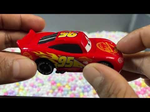 Mencari dan Menemukan Mainan Mobil ROBOCAR POLI, BUS TAYO, MC QUEEN, kereta Thomas di Pasir Rainbow🌈