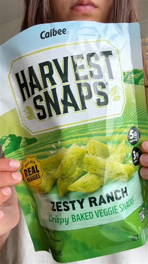 Tasty, crunchy, and packed with protein and fiber. Veg Up and Go wherever the day takes you! | Harvest Snaps