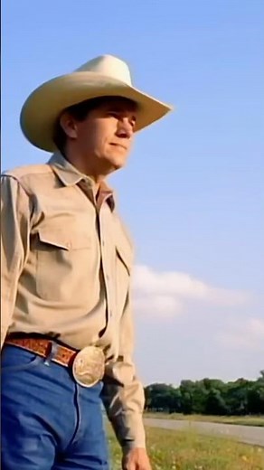 "You're right there in everything I do..." 🎶 #GeorgeStrait #CarryingYourLoveWithMe #CountryMusic