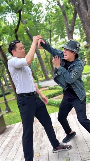 he suddenly called others for backup #martialarts #heroic #kindness #shorts