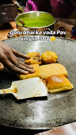 10K views · 15 reactions | Vada pav in 30₹  . #kotaghumade #kotacity #kotarajasthan #kotacoaching #food | kota.ghumade | Facebook