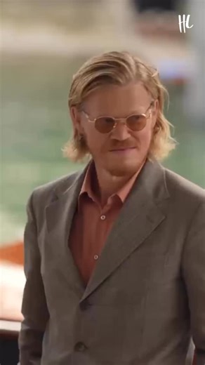 All eyes are on Jesse Plemons as he arrives at the Venice International Film Festival.🎬 (🎥: Getty Images) | Hollywood Life