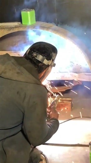 Fixing a trailer spindle soldando una traila