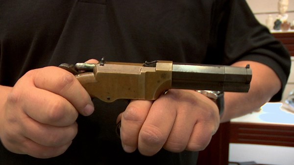 Pawn Stars Season 5 Episode 23 Bear-ly There