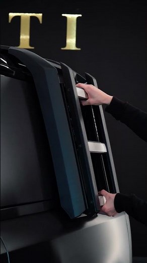 A Closer Look At The Roof Ladder For The Defender 90/110