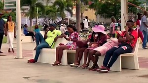4.9K views · 61 reactions |  #LMATV #Angola #Culture La kizomba est un genre musical et une danse populaire en Angola et dans les pays lusophones. Créée entre les années 80 dans les régions situées autour de la capitale angolaise, la Kizomba est associée aux célébrations et aux évènements heureux. Cap sur Luanda où des danseurs professionnels et des amateurs ont bien voulu partager leurs secrets. ↪️ voaafrique.com #VOAAfrique | VOA Afrique | Facebook