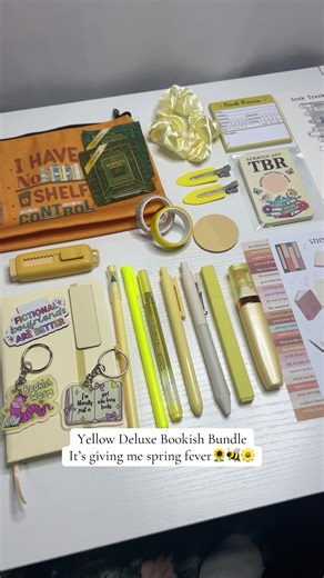 Anyone else in need of some sunshine?! #bookishbundles #bookishmerch #stationary #smallbusiness #booklovers