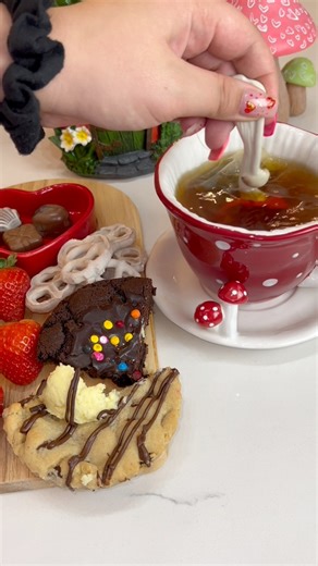 Tea time😋🍓🍄✨🫖 #teatime #tea #snackboard #valentinesday #snacks #aesthetic #asmrsounds #asmr #asmrcommunity #asmr_tingles #vdayideas #vday #vdayhits | Peachyyymaddii