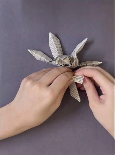 DIY: How to Make a Beautiful Newspaper Rose