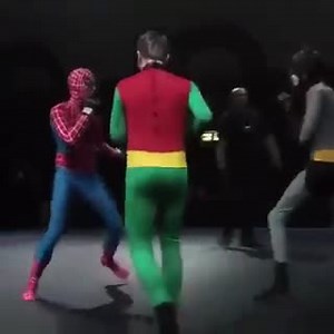 Spiderman vs. Robin vs. Batman en un encuentro de MMA. Robin fue el mas golpeado. Etiqueta a tu amigo superheroe. | MMA.uno