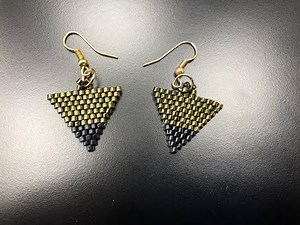 Brick Stitch Triangle Earrings - DIY Tutorial