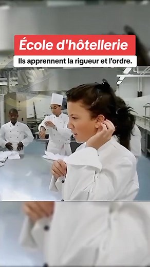 École d'hôtellerie 🇫🇷 🇫🇷 Ils apprennent les bonnes manières à la française 🇫🇷🇫🇷 #hotellerie #formation #fypシ #pageviralシ゚ | Xclusive.fr