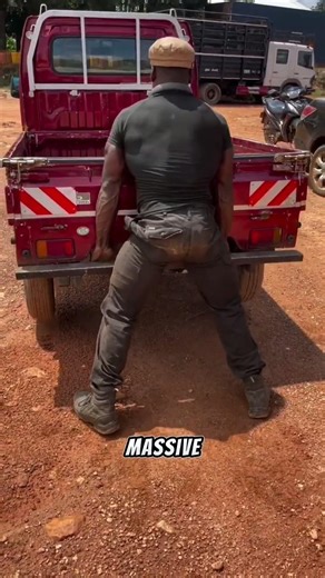 Mechanic built muscle without stepping in a gym #motivation #musclegain #mechanic