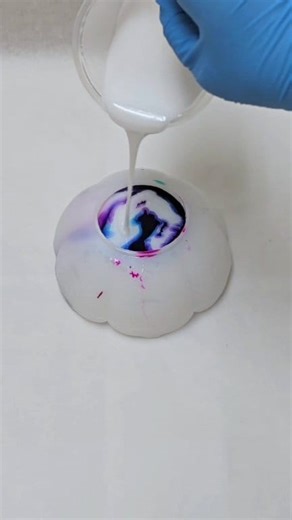 79K views · 1.4K reactions | This resin and alcohol ink bowl is so pretty! Looks like tie-dye! #mixedmediagirl #resin | Mixed Media Girl | Facebook