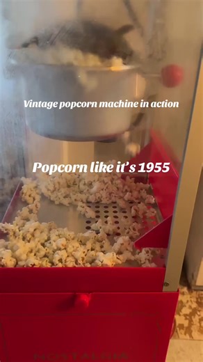 Vintage-Style Popcorn Cart for Perfect Movie Nights