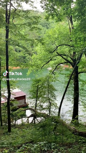 Explore the Stunning Lake Views in Franklin, North Carolina