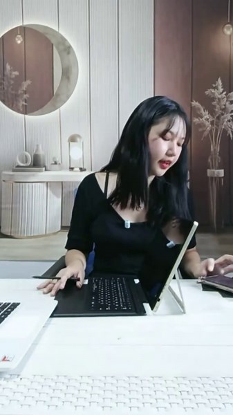 D1 P31t White 360 Flip Touchscreen Laptop A9 Cpu R5 Graphics 8gb ram 128gb ssd Bluetooth Ready Wifi Ready Built in Camera Windows