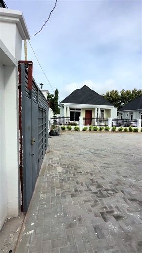#creatorsearchinsights Location; Kigamboni Kibada(Lami) 📍Vyumba Vitatu ,Sebule,Dining Jiko 📍Nyumba umeme luku yakoo 📍Nyumba maji ni ya KISIMA 📍Nyumba Imegusa lami kabisa 💰Kodi niTsh 1,000,000 per month 💰Na mwezi mmoja wa Mr Blessing 💰Service Charge ni 20,000 Contact/WhatsApp ☎️0679693703 ☎️0746993703 #dalalibleasingkigamboni #fypage #welcome #kigamboni