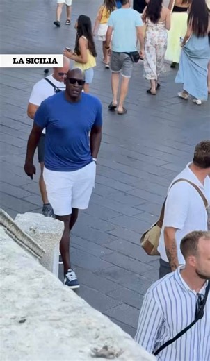 Michael Jordan is worth an estimated $4.3 billion and is arguably the greatest NBA player ever. Yet he was casually walking through the streets of Sicily, Italy with barely anyone stopping him. Fame really depends on where you are.
