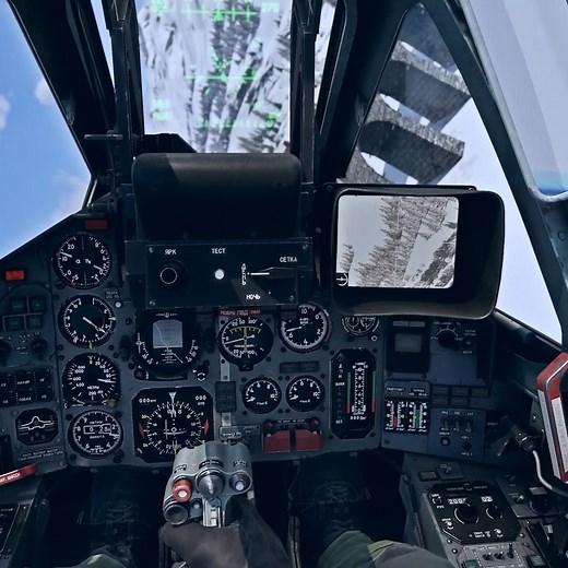 War Thunder on Instagram: "We have two new versions of the Su-25 for the next major update! The tech tree Su-25T and premium Su-39 get upgraded electronics with directional infrared countermeasure and a targeting pod to guide Vikhr missiles or guided bombs. _________________________________________ #warthunder https://wt.link/SU25T"