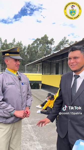 La misión de nuestros kdts fue clara. Endulzar el camino de nuestros DOCENTES, pero nada en esta vida es sencillo y por eso les hicieron unas preguntitas 😉☺️. ¿Qué otra pregunta deberíamos hacerles🤔? #Comil13 #latacunga #diadeldocente #ColegioPatria #ejércitoecu