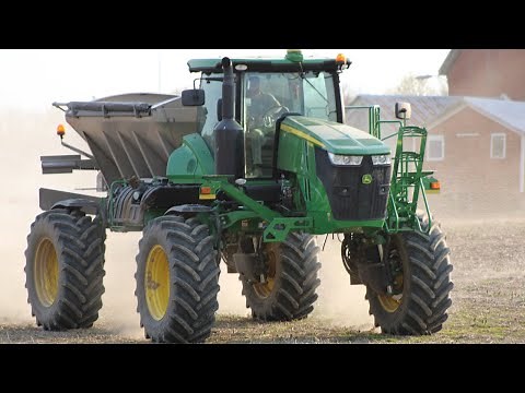 John Deere R4038 Fertilizer Spreader