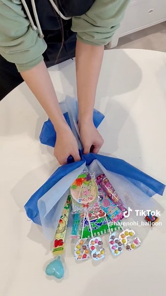 ご卒業・受験合格祝いに駄菓子花束を作ってみました🍬💕#サプライズ花束 #卒業 #合格祝い #駄菓子
