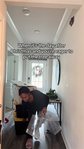 Post-Christmas Clean-Up: Decluttering the Holiday Decor