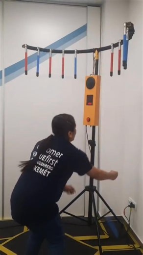 Sinubukan ko ang "Catch the falling sticks" challenge 🫣 mahirap ba? 🤔 #everyone | Lilibeth M. Cristobal