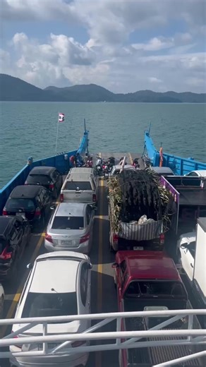 สุขกับสิ่งที่มี…ดีในแบบที่เราเป็น…พักเมื่อท้อ…ไปต่อเมื่อพร้อม🤨 #เกาะช้าง