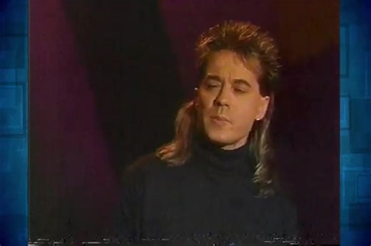 Luis Ángel Márquez Vicente, más conocido artísticamente como Luis Ángel es un cantautor y músico argentino de baladas románticas. | Baúl del Tiempo