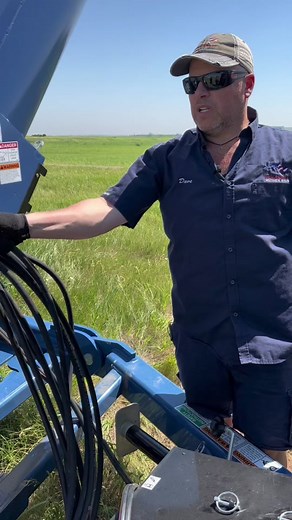 Outback Wrap really does make hooking up easy! In this video we show how simple it makes hooking up your hydraulic hoses to avoid confusion! Shop @outbackwrap.com #smallbusiness #outbackwrap #makehookingupeasy #farmequipment #hydraulichoselabels @Walkabout Mother Bin