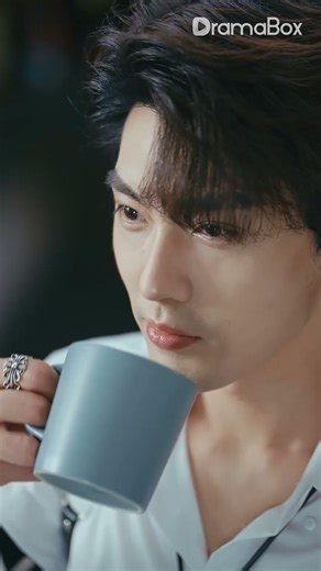 🩷Full drama🔗https://dramabox.onelink.me/dqUm/yno11sza - There’s no escape for her!💋 #cdrama #drama #share #tv #kiss #love #fyp #dramabox | 追剧星球 Drama Planet