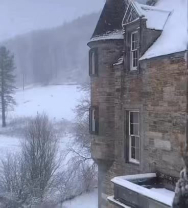 Christmas Eve 2025 and all is well at Castle Menzies. Is it snowing where you are or maybe a heatwave? Let us know in the comments…#MenziesClanSociety #CastleMenzies #xmaseve #christmascelebrations credits: music #victoriawestofficial video Scott McMaster #castlemenzies | Menzies Clan Society