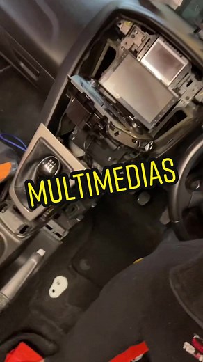 Connecting a Cell Phone to a 2013 Ford Focus | Multimedia Guide