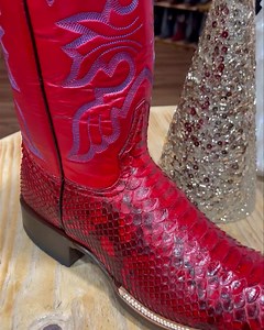  Bring in the New Year with New Boots   Python Skin Boots. Please call or stop by for further details.  Nationwide Shipping Available  La Hacienda Boot Co. 2429 Telephone Rd Houston, Texas 77023 ☎️ 713-514-9939/346-510-8311 #lahaciendabootco #custommade #handmade #boot #botas | La Hacienda Boot Co. | Facebook