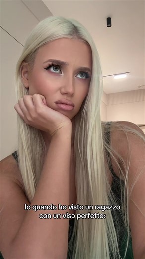 Video van Polina Malinovskaya (@polinamalinovskaya) over perfect face