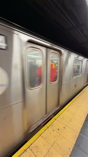 R142A (4) Leaves Fulton St featuring @EricThatTrainCommuter #nyc #train #nycta #metro ￼